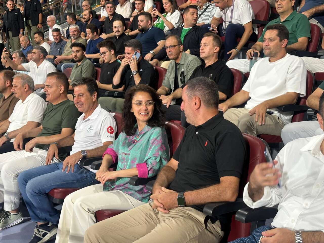 Muğlaspor-Vanspor FK Karşılaşması Atatürk Stadyumu’nda Başladı: Tarihi Gecede Protokol Tribünde 2